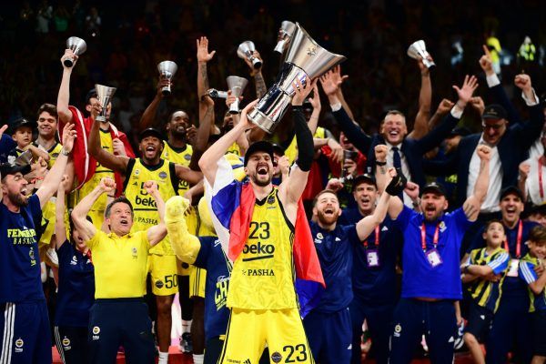 Μονακό – Φενερμπαχτσέ 70-81: Στην κορυφή της Ευρώπης η ομάδα του Γιασικεβίτσιους