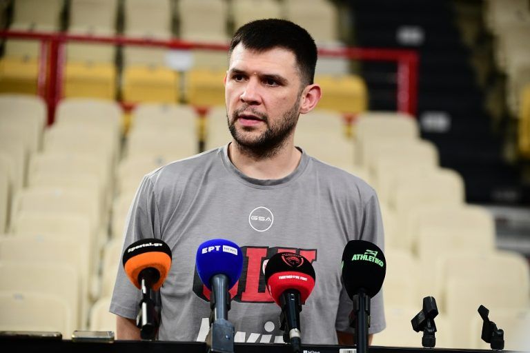 Παπανικολάου: «Να ευχαριστήσουμε τον κόσμο μας μέσα στο παρκέ»