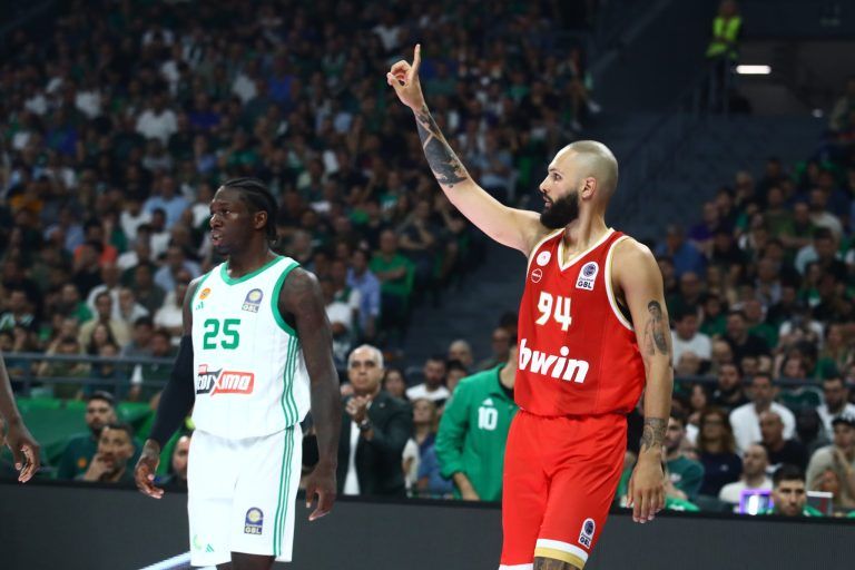 Φουρνιέ: «Απλά δεν κοιτάς όσα γράφονται στα social media – Να πολεμήσουμε την απογοήτευση»