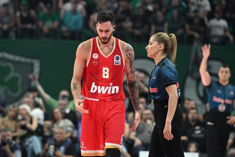 Ολυμπιακός: Αποχώρησε τραυματίας ο Βιλντόζα