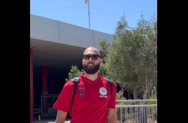 Το «Habibi» του Εβάν Φουρνιέ κατά την αναχώρηση του Ολυμπιακού (vid)