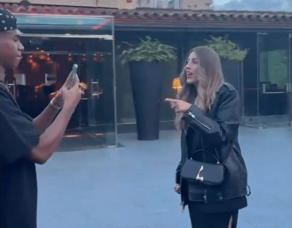 Έπος: Τουρίστριες δεν αναγνώρισαν τον Λαμίν Γιαμάλ και του ζήτησαν να τις βγάλει φωτογραφία