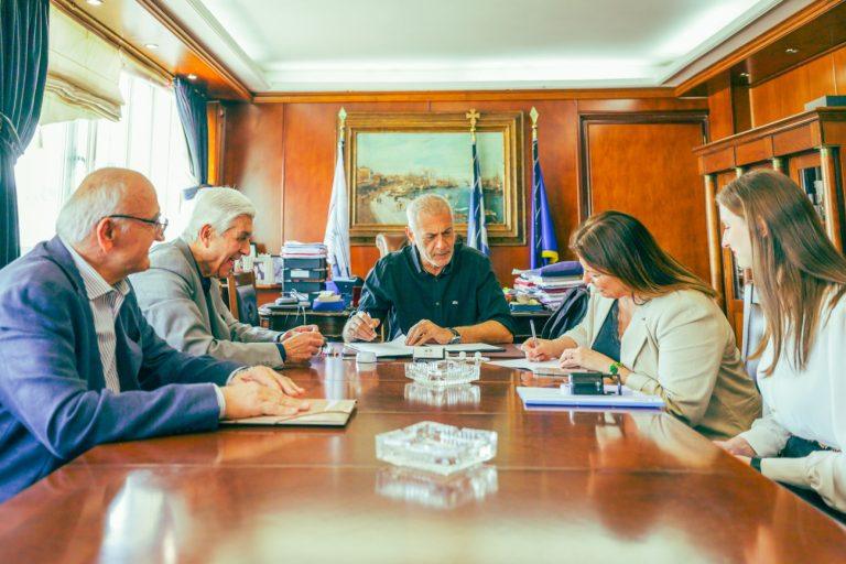 Μνημόνιο συνεργασίας μεταξύ Δήμου Πειραιά, Ωδείου Πειραϊκού Συνδέσμου και Δευτεροβάθμιας Εκπαίδευσης Πειραιά