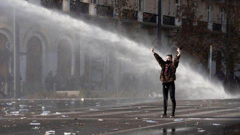 Εγγραφες φοιτητών… στη ΓΑΔΑ, προπαγάνδα με κρατικά λεφτά, η κυβέρνηση μπέρδεψε το πίσω με το μπροστά, η Αντιπολίτευση πάει με τα μάτια κλειστά