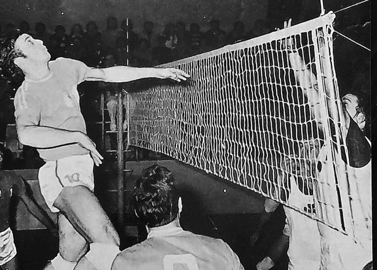 Τάσος Κουμπλής: Καλλιτέχνης θα πει…