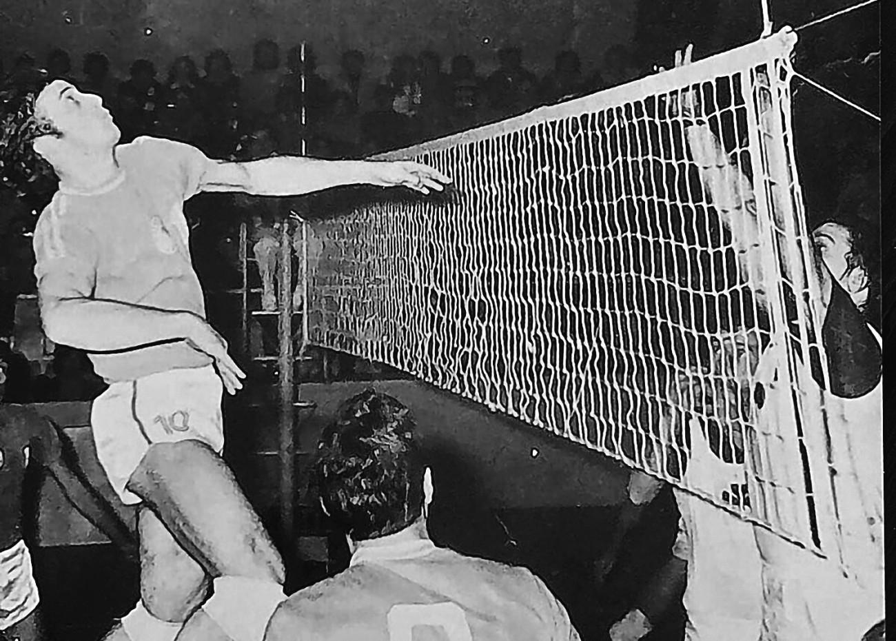 Τάσος Κουμπλής: Καλλιτέχνης θα πει…