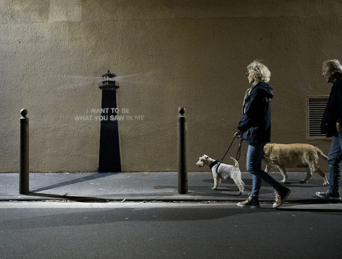 BBC: Στο Σικάγο της Μεσογείου ο φάρος του αινιγματικού Banksy – Βρέθηκε η τοποθεσία του