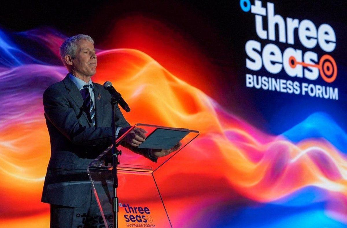 Παπασταύρου: Στην Αθήνα τον Νοέμβριο ο Chris Wright, υπουργός Ενέργειας των ΗΠΑ