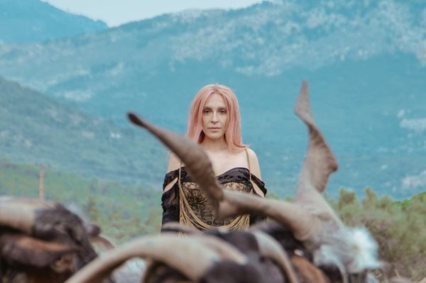 Γιάννα Τερζή: Νέο EP, νέα αρχή – «Είναι διαδρομές που μου άφησαν “Σημάδια”»