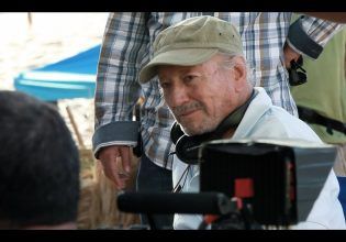 Πέθανε ο σκηνοθέτης Μοχάμεντ Λάκνταρ Αμίνα – Υπήρξε ο πρώτος Άραβας-Αφρικανός νικητής του Χρυσού Φοίνικα