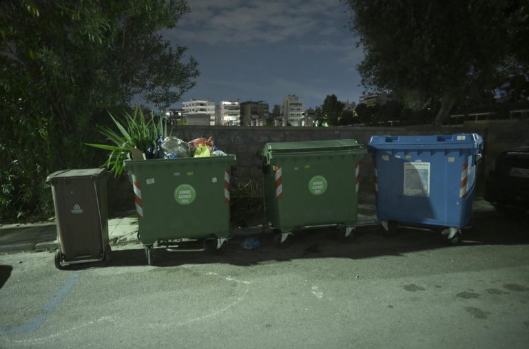 Άλιμος: Συνεχίζεται το θρίλερ με το μωρό που άρπαξαν από την Ομόνοια και το άφησαν σε κάδο σκουπιδιών