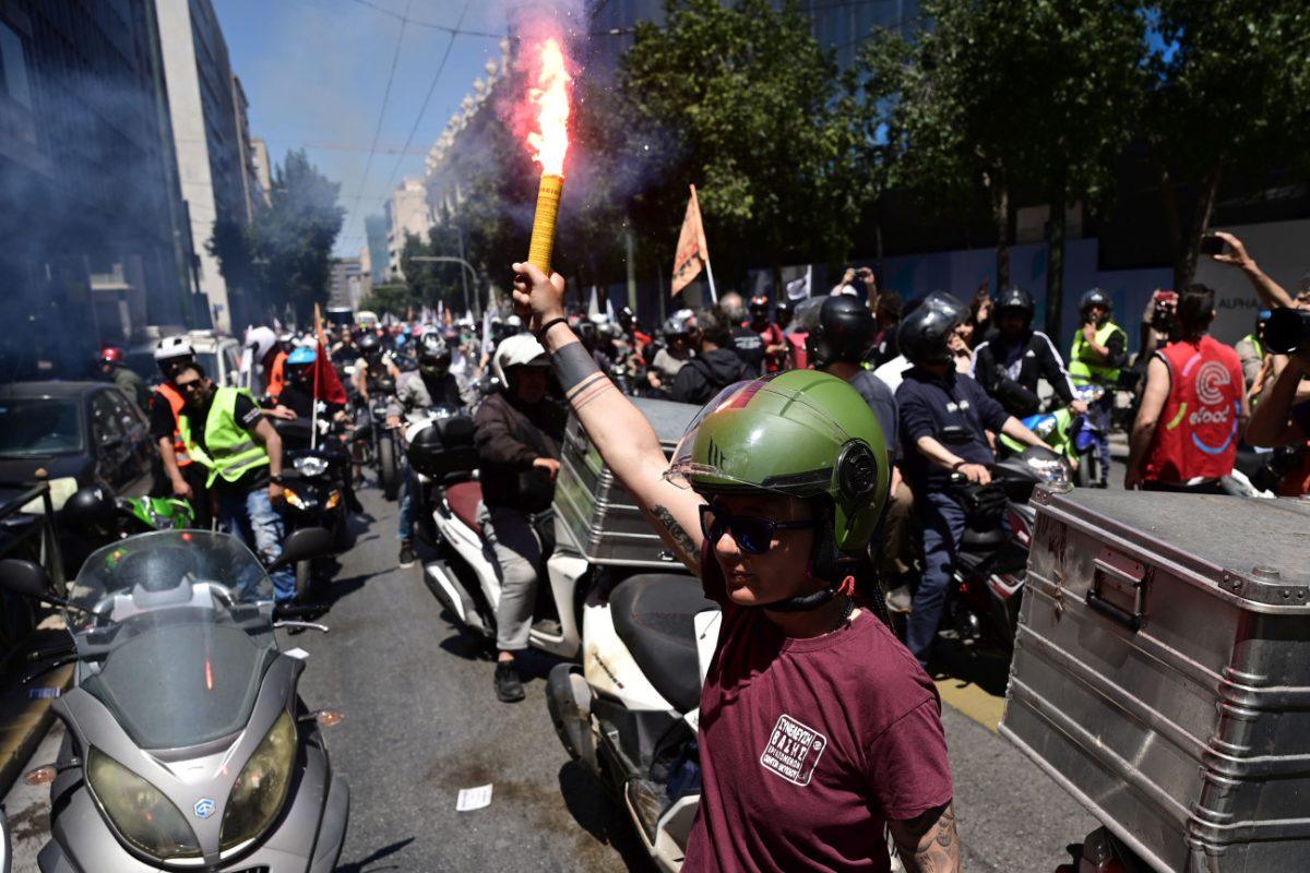 Απεργία στις δύο ρόδες: Ντελίβερι και κούριερ στους δρόμους για αυξήσεις μισθών και βαρέα ένσημα