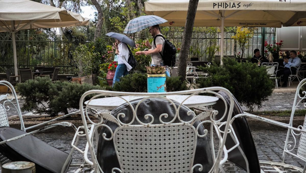 Καιρός: Πτώση της θερμοκρασίας και καταιγίδες – Βροχές και στην Αθήνα