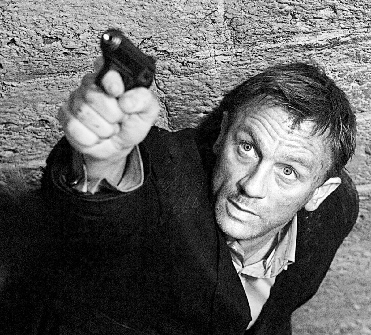 Το όνομα είναι Μποντ, Τζέιμς Μποντ. Αλλά σε ποιόν ανήκει;