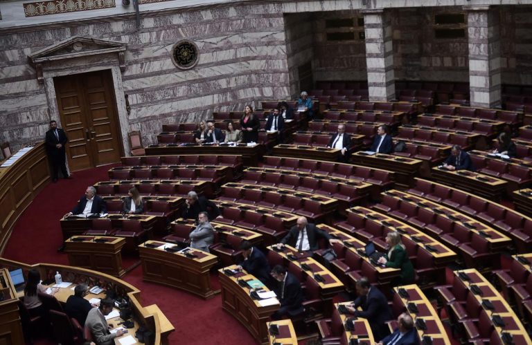 Τέμπη: Τρεις «νομικοί γρίφοι» αναζητούν απαντήσεις