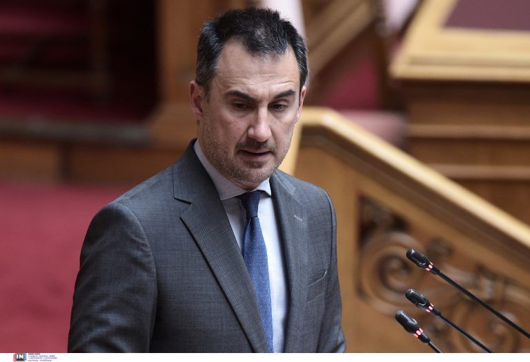 Νέα Αριστερά: Δριμεία κριτική στην κυβέρνηση για το παλαιστινιακό – καλεί τον Γεραπετρίτη στη Βουλή ο Χαρίτσης