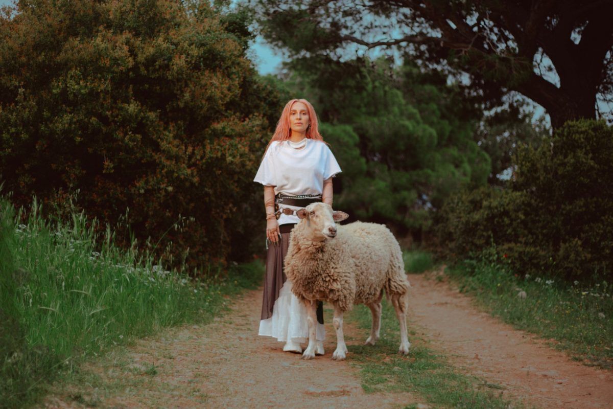 Η Γιάννα Τερζή επιστρέφει και δηλώνει έτοιμη να εκφραστεί ξανά μέσα από αυτό που γεμίζει την ψυχή της