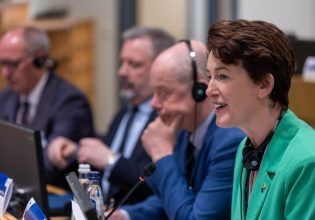 Η Ευρωπαϊκή Επιτροπή των Περιφερειών ενισχύει τους δεσμούς της με τις τοπικές αυτοδιοικήσεις