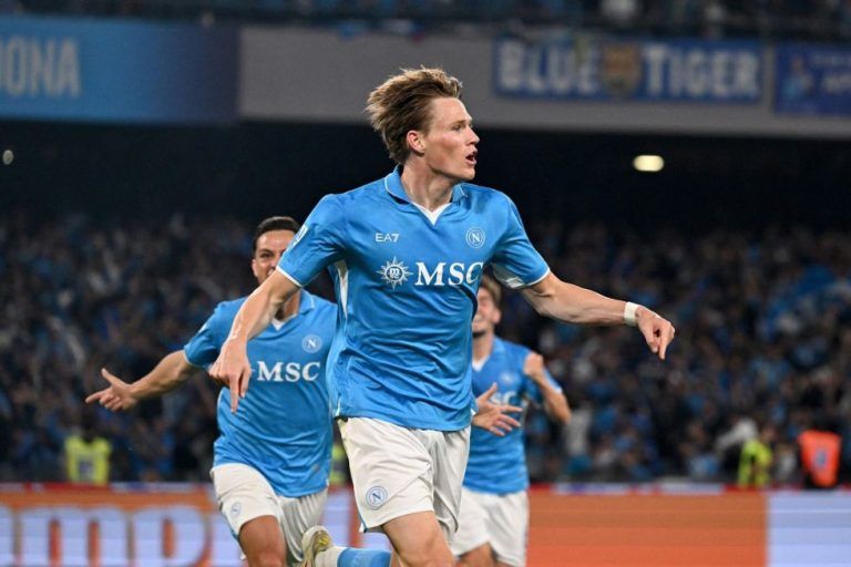 Νάπολι – Κάλιαρι 2-0: Άφησε την Ίντερ με την… όρεξη και σήκωσε το τέταρτο