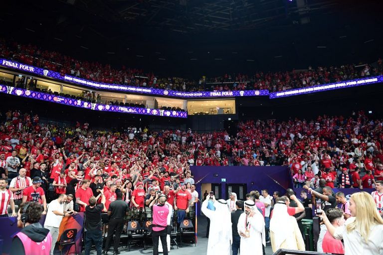 ΚΑΕ Ολυμπιακός: «Μαζί σαν μια γροθιά, για την ιστορία μας» (pic)