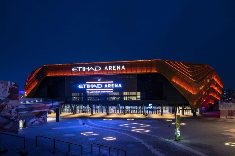 Η «Etihad Arena» γεμίζει… Έλληνες – Αυτό είναι το εντυπωσιακό γήπεδο του Final Four της Euroleague (pics, vids)