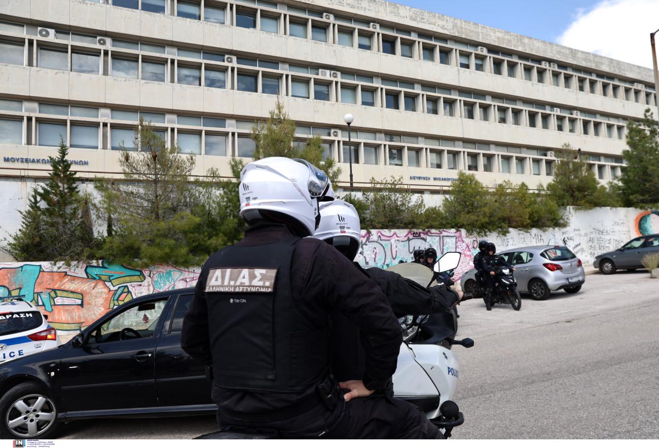 Νέο βίντεο από τα επεισόδια στην Πολυτεχνειούπολη –  Ταυτοποιήθηκε ο δράστης που χτύπησε την υπάλληλο κυλικείου