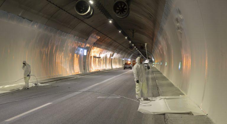 Ολυμπία Οδός και Vitex καινοτομούν για καθαρές επιφάνειες στα τούνελ του αυτοκινητοδρόμου
