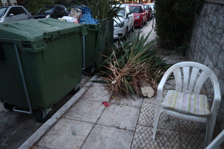 Αθήνα: Ποινική δίωξη σε βάρος της γιαγιάς του βρέφους που βρέθηκε δίπλα σε κάδο