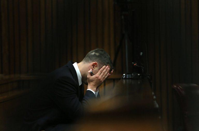 Έπιασε τη μέλλουσα σύζυγό του στο κρεβάτι με τον κολλητό του και εκείνη τον κατηγόρησε για απόπειρα βιασμού