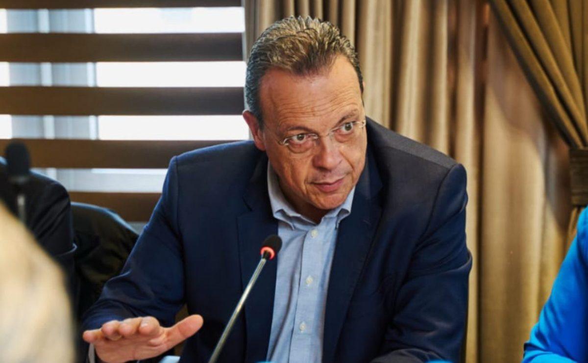 Επίκαιρες ερωτήσεις προς τον πρωθυπουργό για την οικονομία και την Ομάδα Αλήθεια επανακατέθεσε ο Φάμελλος