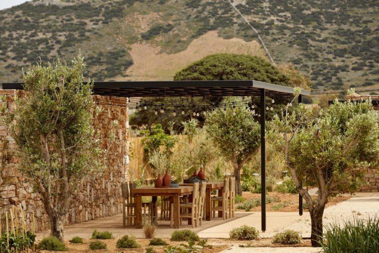 Ευρώπη: Μετά φόβου οι διακοπές των εργαζόμενων – Πάνω από τα κινητά και μόνιμα αγχωμένοι