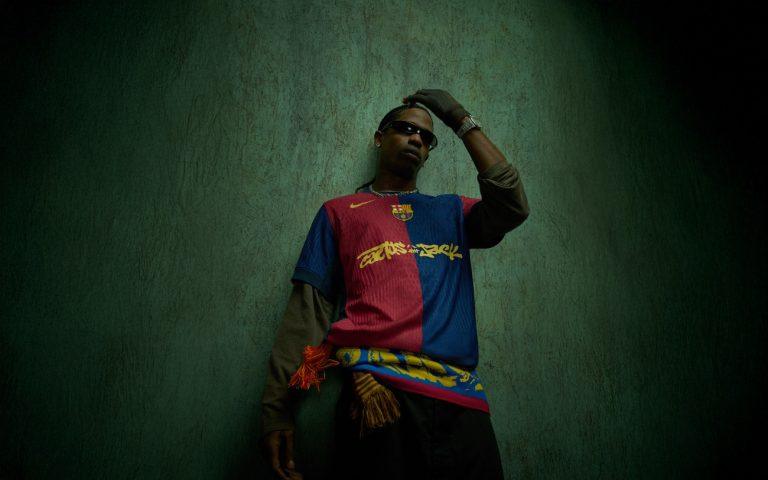 Τέχνη, ρίμες και El Clasico: Ο Τράβις Σκοτ υπογράφει τη νέα συλλεκτική φανέλα της Μπαρτσελόνα