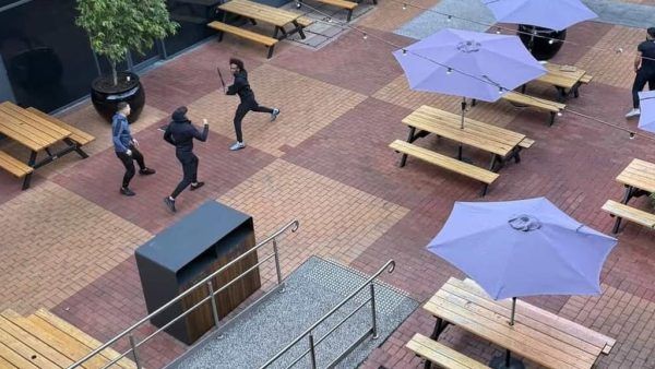 Αυστραλία: Καυγάς σε εμπορικό κέντρο ανάμεσα σε νεαρούς, βγήκε μαχαίρι – Ένας σοβαρά τραυματίας και συλλήψεις