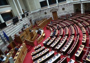 Η κοινή δήλωση για τη Γάζα, η κυβερνητική απαξίωσή της και η «σφήνα» του ΠΑΣΟΚ