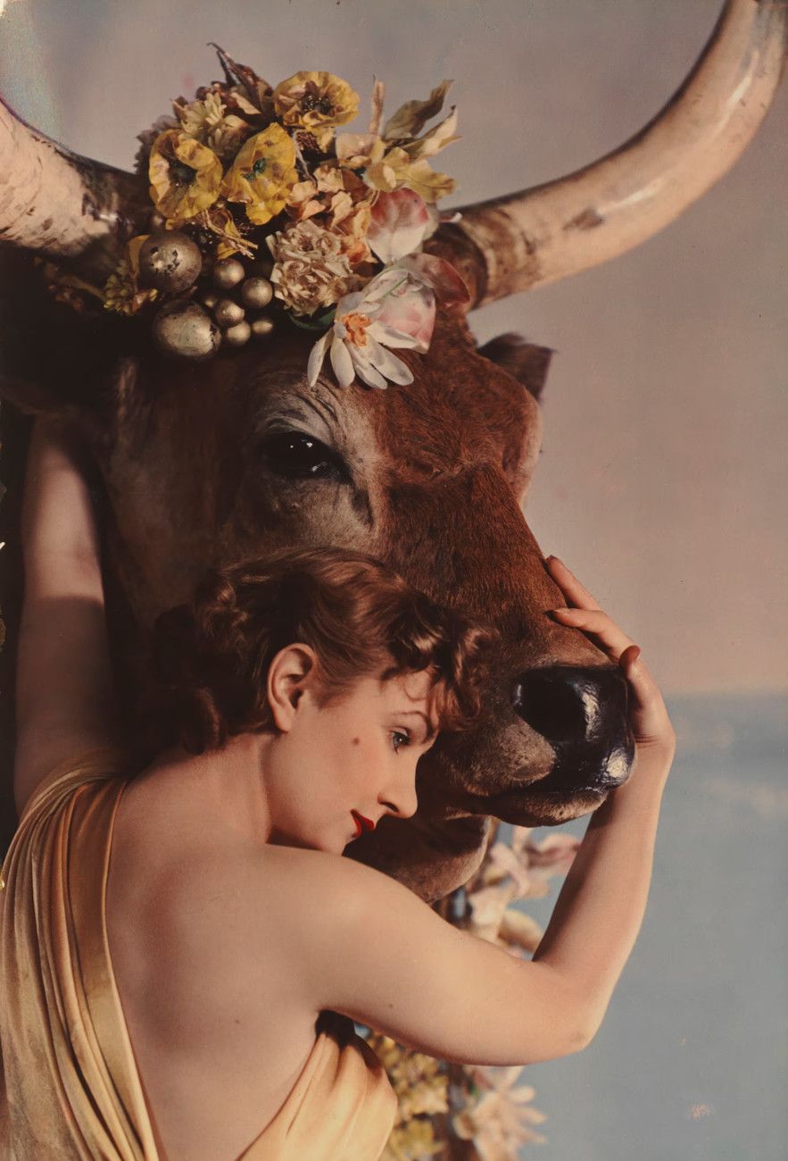 H Violet, Baroness Von Gagern φωτογραφημένη σαν Europe / Yevonde (National Portrait Gallery)