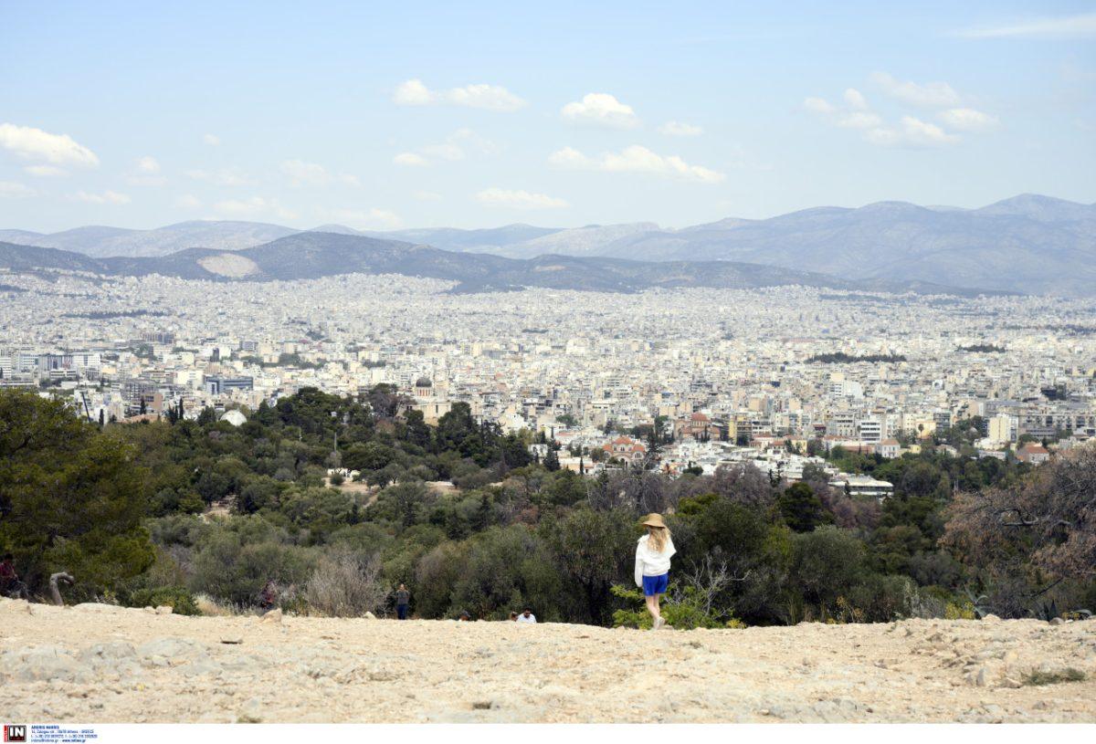 Καιρός: Τοπικές βροχές, 32αρια και αφρικανική σκόνη την Παρασκευή