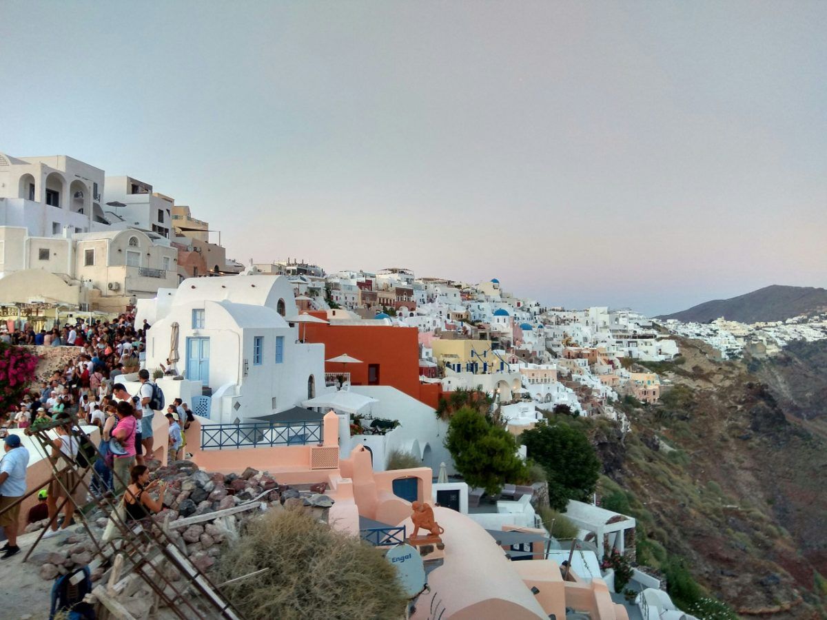 Η τουριστική έκρηξη πνίγει τα νησιά – «Ως εδώ» λένε οι κάτοικοι στον μαζικό τουρισμό