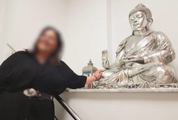 «Δεν φαινόταν να ιδρώνει το αυτί της» – Νέα καταγγελία για την πρώην δημοσιογράφο που συνελήφθη για απάτη