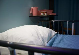 Κρήτη: Νεκρός και ο 87χρονος που σκότωσε την καρκινοπαθή σύζυγό του και αυτοπυροβολήθηκε