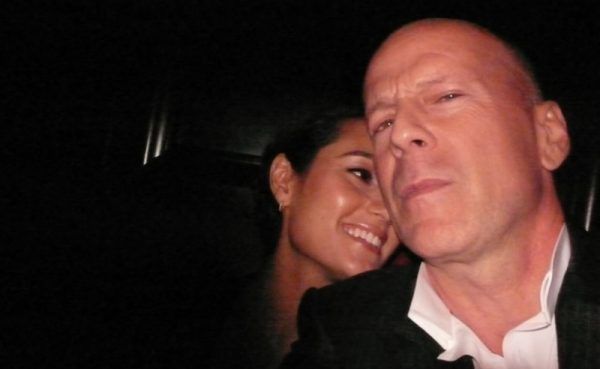 «Καμία ελπίδα, μόνο σοκ»: Οι πρώτες σκέψεις της Έμα Χέμινγκ όταν έμαθε για την κατάσταση της υγείας του Μπρους Γουίλις