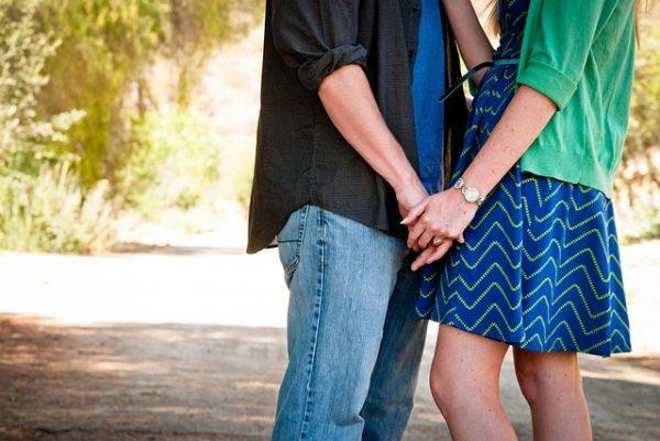 Floodlighting: Η νέα τάση στα ραντεβού της Gen Z – Είναι τελικά τόσο τοξικό όσο λένε;