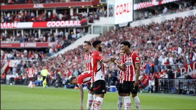 H απίθανη αντίδραση των οπαδών της Αϊντχόφεν στο γκολ που δέχθηκε ο Άγιαξ (vid)