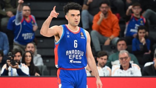 Ο Ελάιζα Μπράιαντ, οι επαφές με την Εφές και το ενδιαφέρον Παναθηναϊκού και Ολυμπιακού – Τι αποκαλύπτουν στη Σερβία