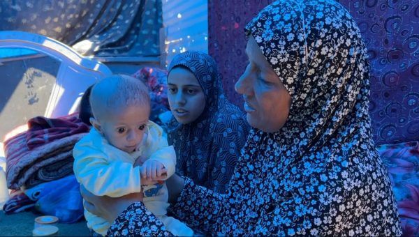 Γάζα: Η Siwar γεννήθηκε στον πόλεμο και παλεύει να επιβιώσει από την πείνα