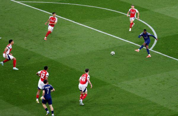 UEFA Champions League: Ο Ντεμπελέ σκοράρει κατά των Άγγλων