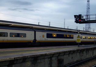 Κίνημα Δημοκρατίας: Η εθνικοποίηση στον σιδηρόδρομο στη Βρετανία δείχνει τον δρόμο