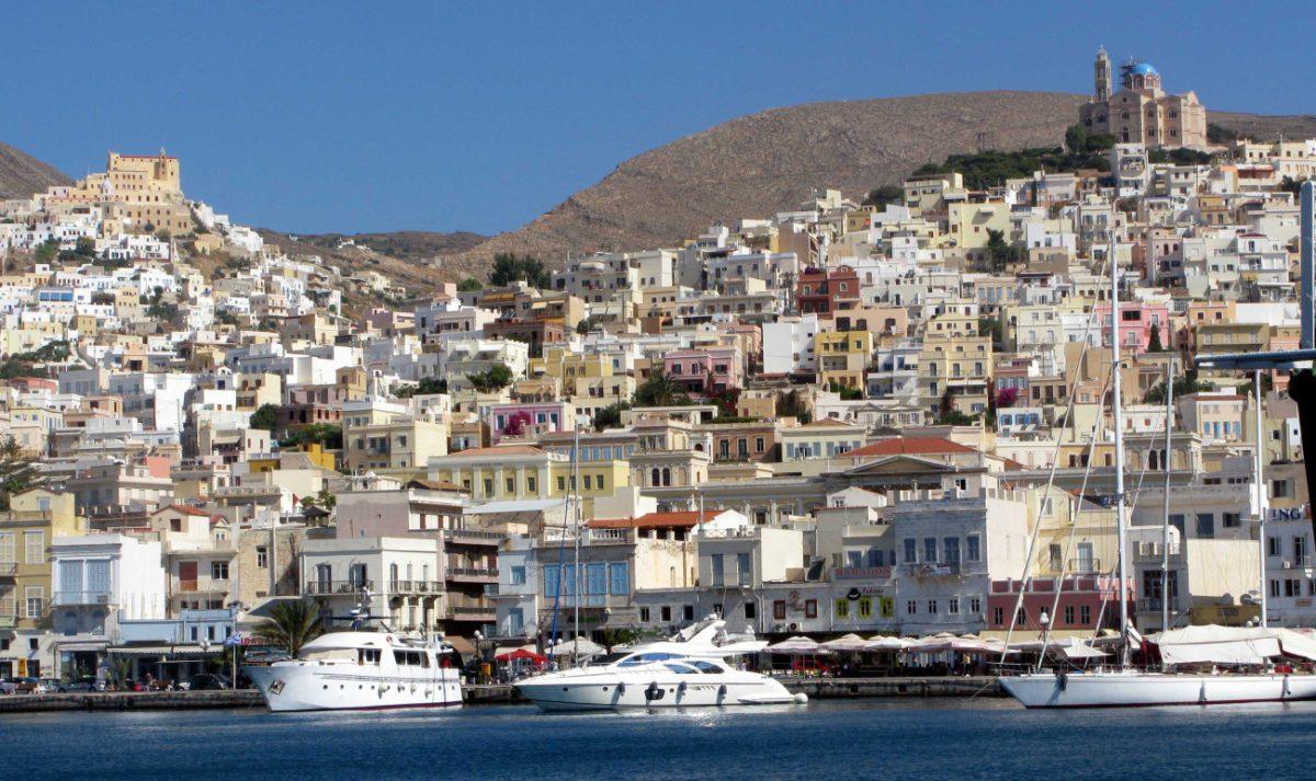 Σύρος: Στην κορυφή της λίστας του ολλανδικού Griekenland ως ανεξερεύνητος νησιωτικός θησαυρός