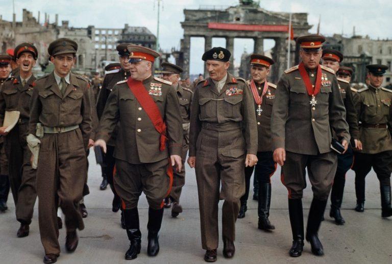 Ημέρα της Νίκης: Ποιος τελικά κέρδισε τον Χίτλερ, η Δύση ή η ΕΣΣΔ;