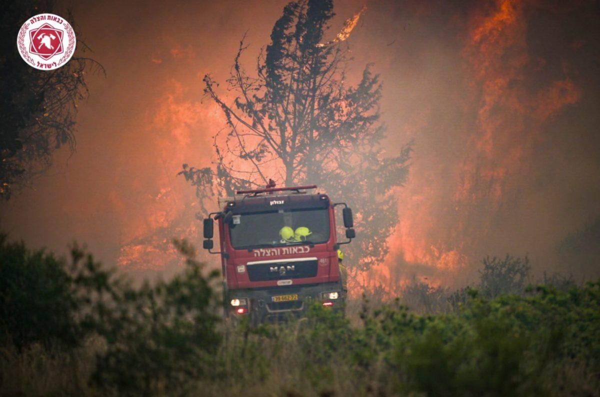 Ισραήλ: «Αλληλέγγυα» η Γαλλία προσφέρει βοήθεια για την αντιμετώπιση των «φοβερών πυρκαγιών»