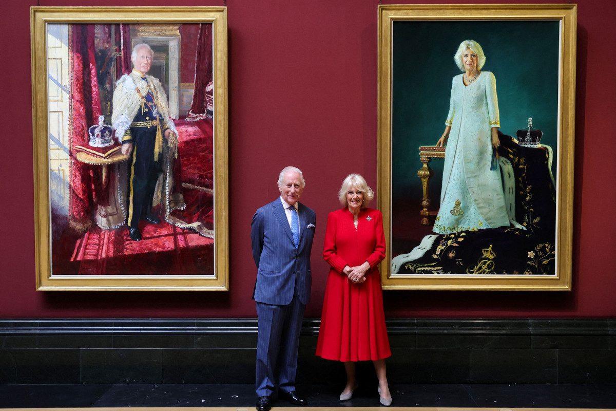 Βασιλιάς Κάρολος και βασίλισσα Καμίλα: Νέα πορτρέτα στέψης στη δεύτερη επέτειο της εντυπωσιακής τελετής 